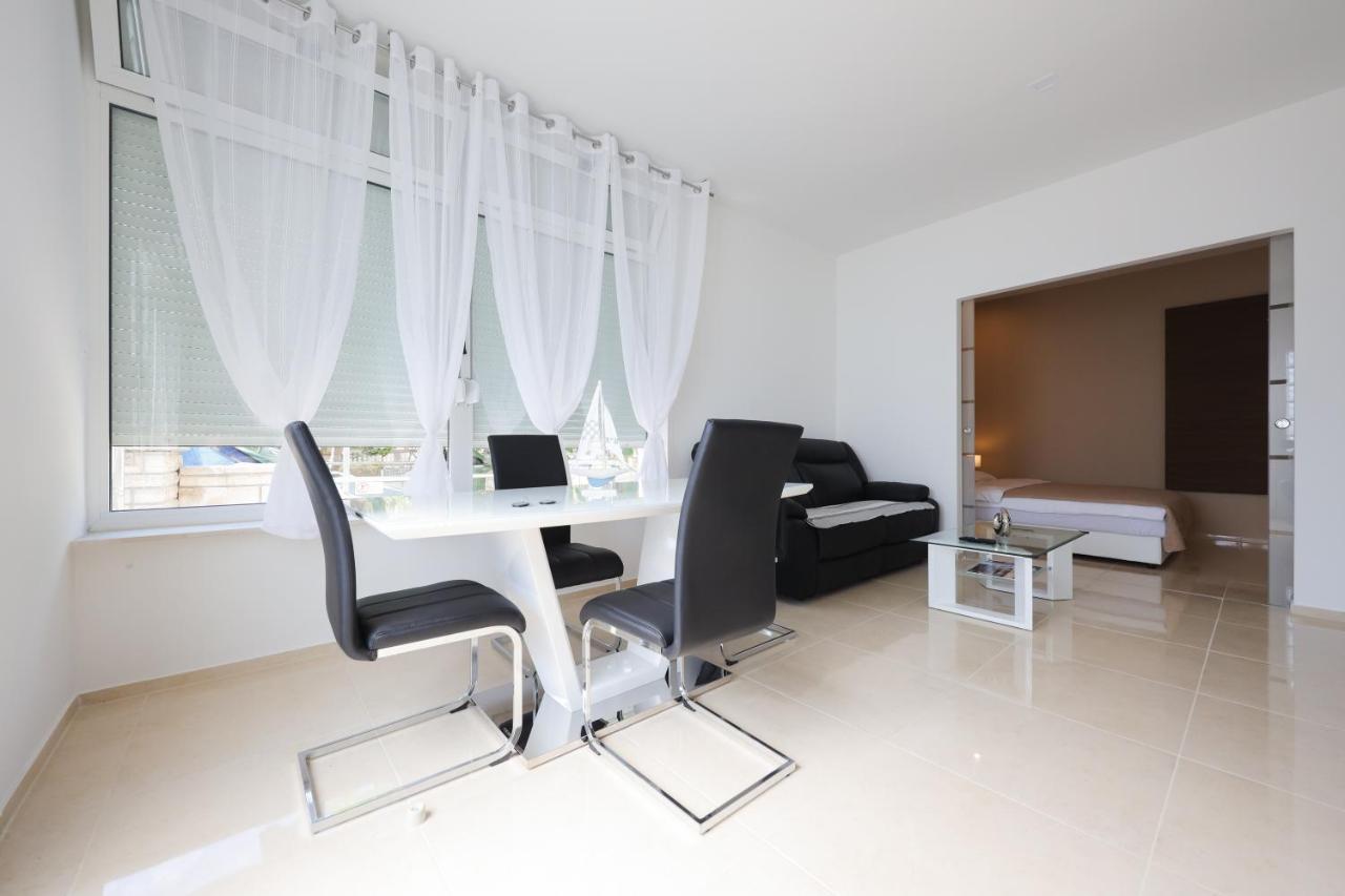 Apartments Zelic Zara Esterno foto