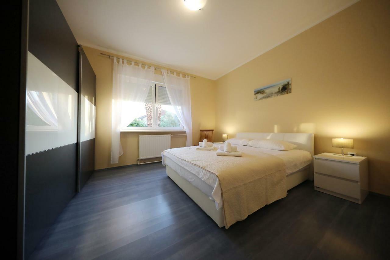 Apartments Zelic Zara Esterno foto
